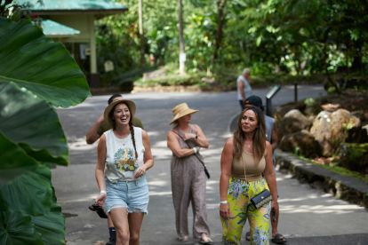 Oahu Grand Circle Island Tour - Halona Blowhole, Waimea Valley & Dole Plantation