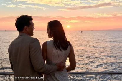 Three Star Sunset Dinner & Show Cruise